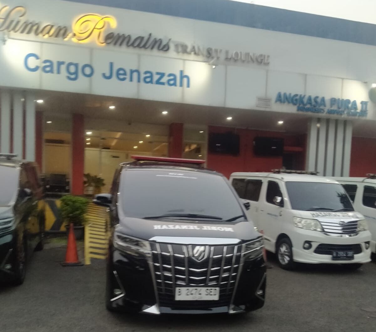 mobil jenazah alphard